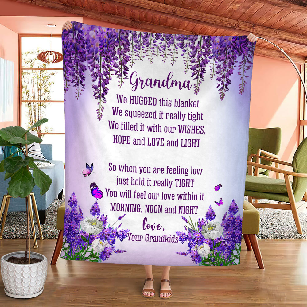 Grandma We Hugged This Purple Flower , Grandma With Grandkids Name Purple Butterfly Gift For Grandma - Grandma Blanket 0921