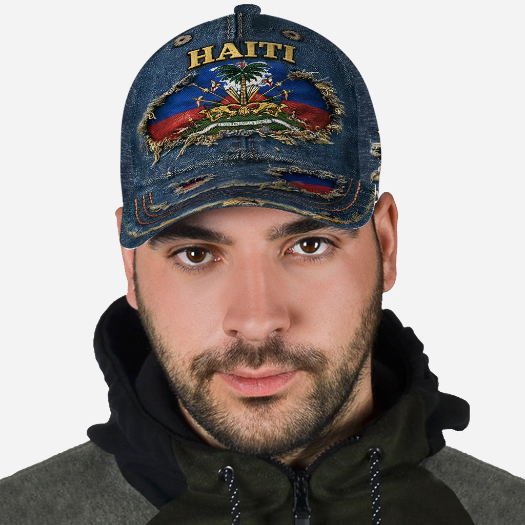 Haiti Coat Of Arms - Personalized Expats Classic Cap