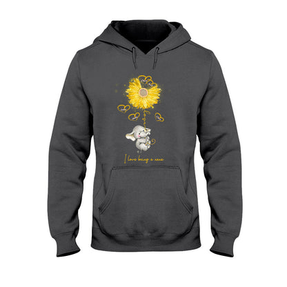 I Love Being A Nana - Personalized Mother's Day Grandma T-shirt and Hoodie