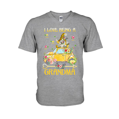 I Love Being A Grandma - Personalized T-shirt and Hoodie