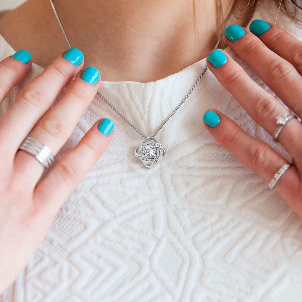 For Your Precious Grandma Who Deserves The World On Mother's Day - Grandma Love Knot Necklace 0921