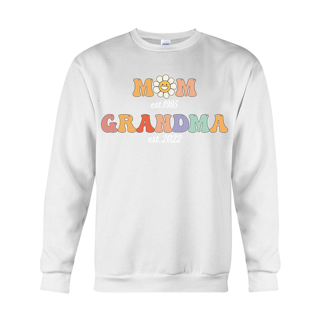 Mom And Grandma Est - Personalized Grandma T-shirt And Hoodie