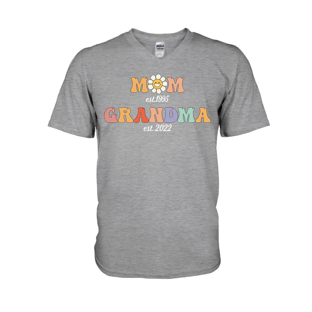Mom And Grandma Est - Personalized Grandma T-shirt And Hoodie