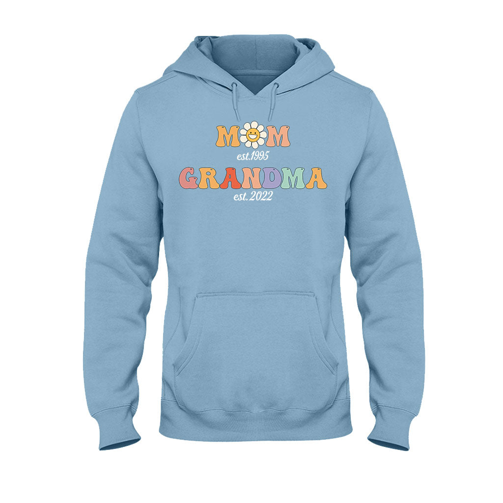 Mom And Grandma Est - Personalized Grandma T-shirt And Hoodie