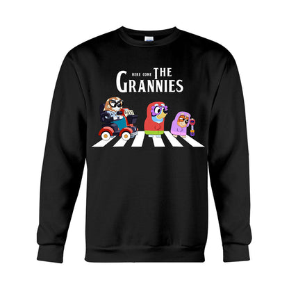 Here Come The Grannies - Grandma T-shirt And Hoodie