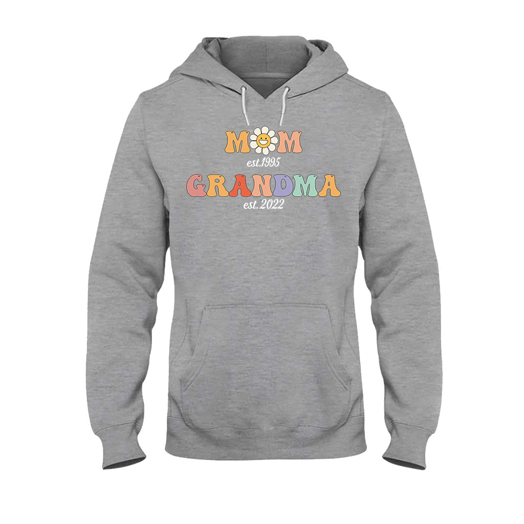 Mom And Grandma Est - Personalized Grandma T-shirt And Hoodie