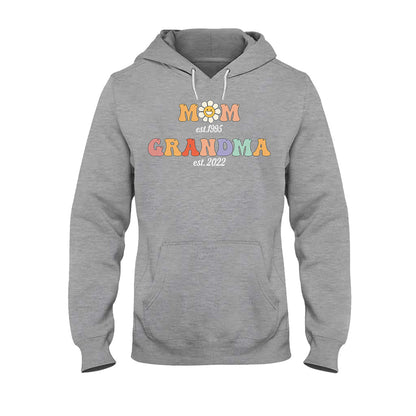 Mom And Grandma Est - Personalized Grandma T-shirt And Hoodie