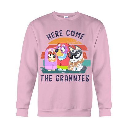Here Come The Grannies - Grandma T-shirt And Hoodie