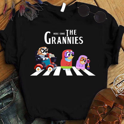 Here Come The Grannies - Grandma T-shirt And Hoodie
