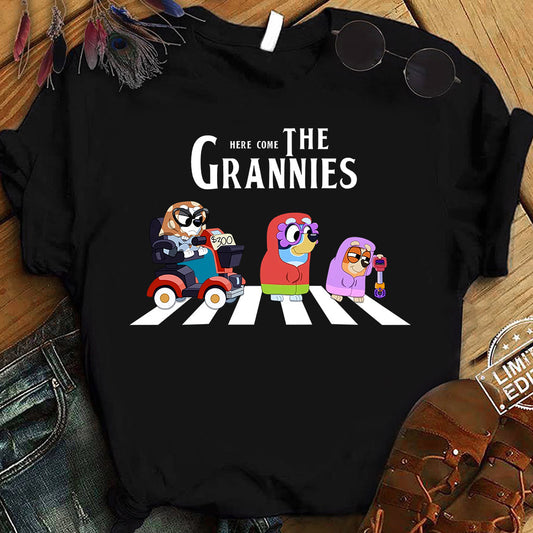 Here Come The Grannies - Grandma T-shirt And Hoodie