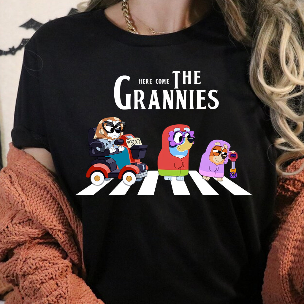 Here Come The Grannies - Grandma T-shirt And Hoodie