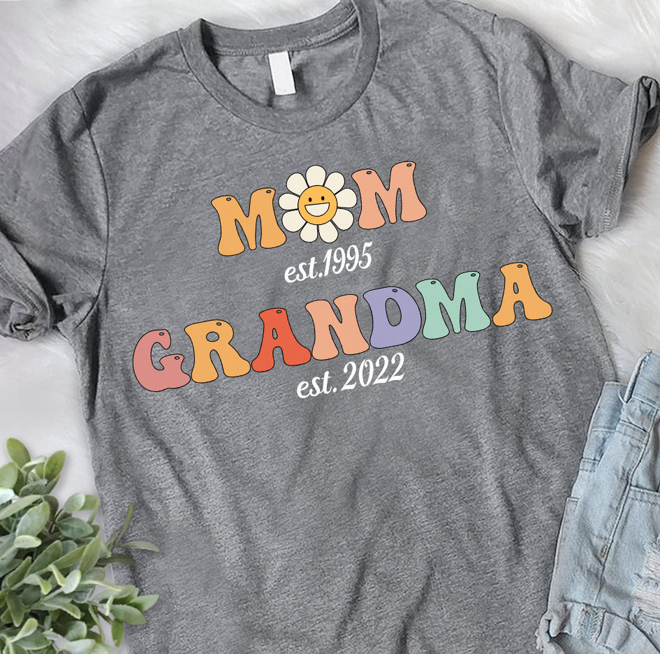 Mom And Grandma Est - Personalized Grandma T-shirt And Hoodie