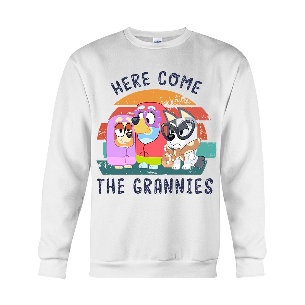 Here Come The Grannies - Grandma T-shirt And Hoodie