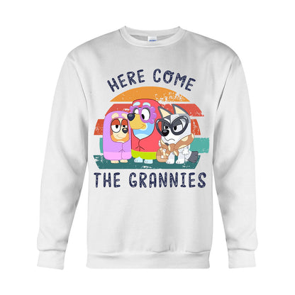 Here Come The Grannies - Grandma T-shirt And Hoodie