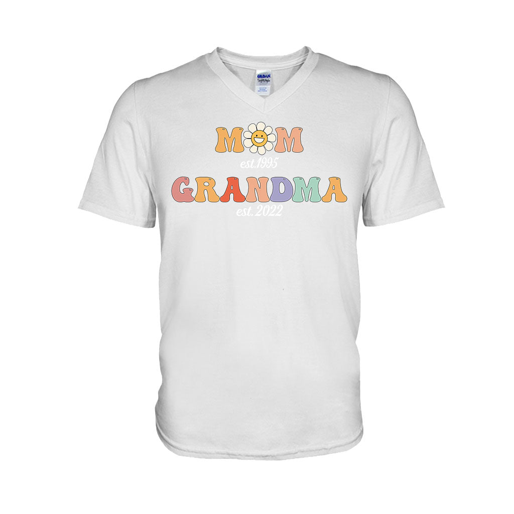 Mom And Grandma Est - Personalized Grandma T-shirt And Hoodie