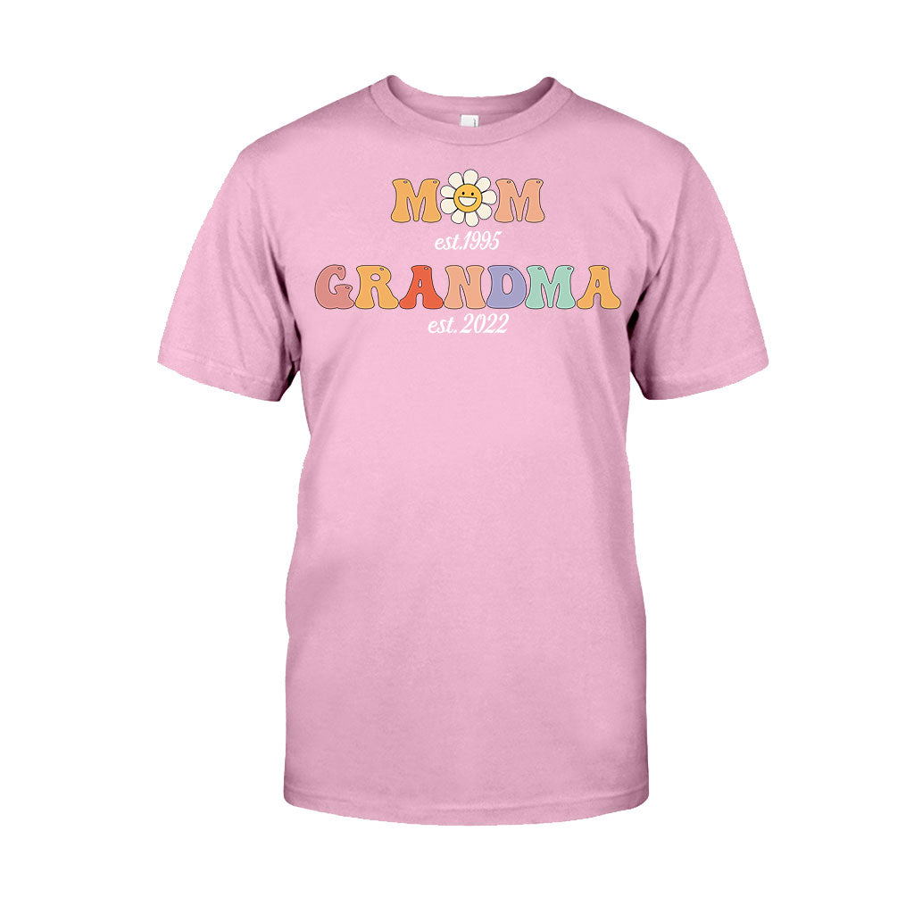 Mom And Grandma Est - Personalized Grandma T-shirt And Hoodie